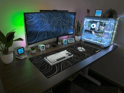 setup with pc, keyboard, mouse and maniaset mousepad